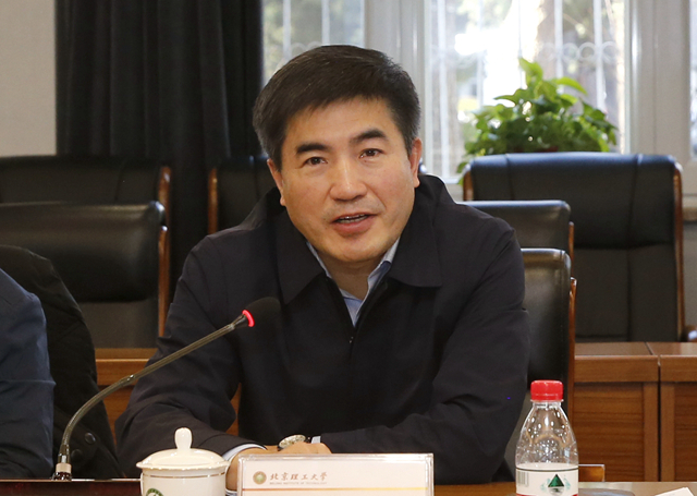 李校长图.jpg